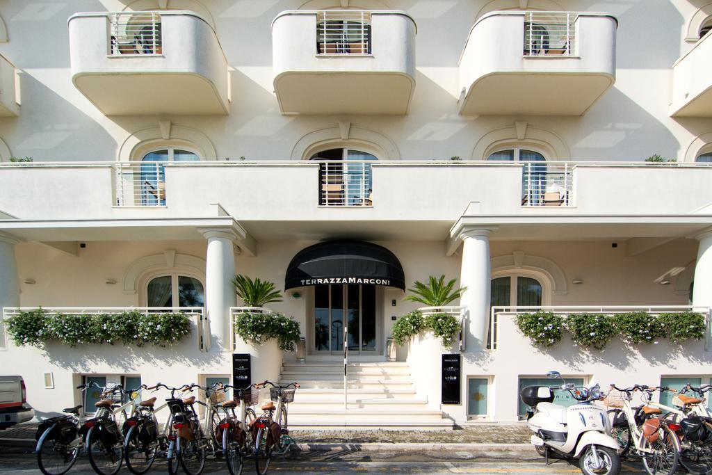 Terrazza Marconi Hotel&Spamarine Сенигаллия Экстерьер фото